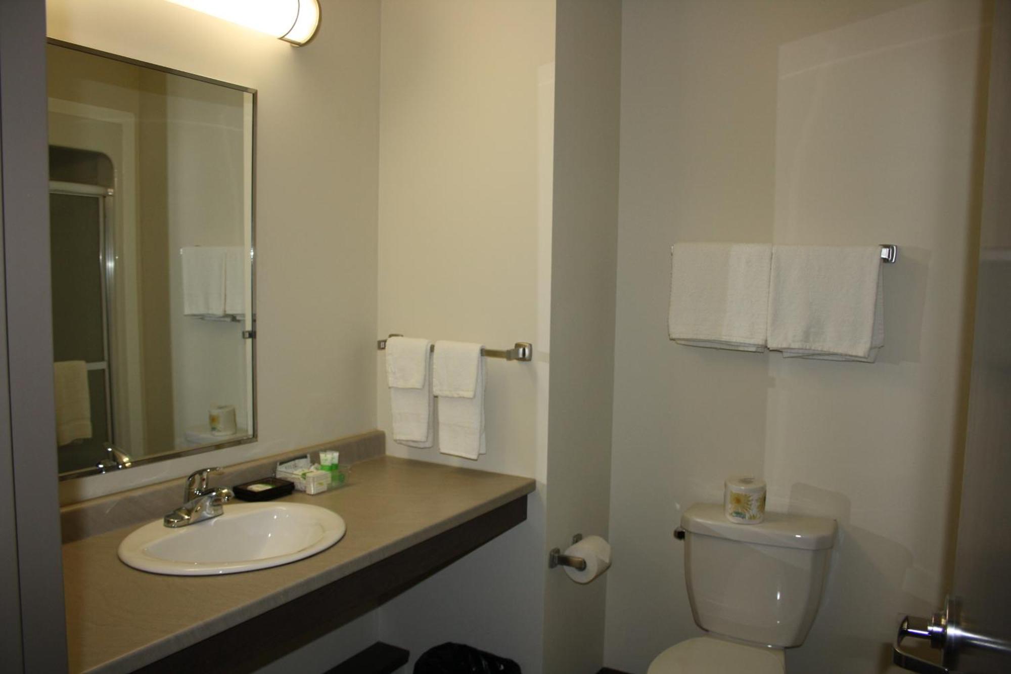 Crossroads Inn & Suites Paradise Kamer foto