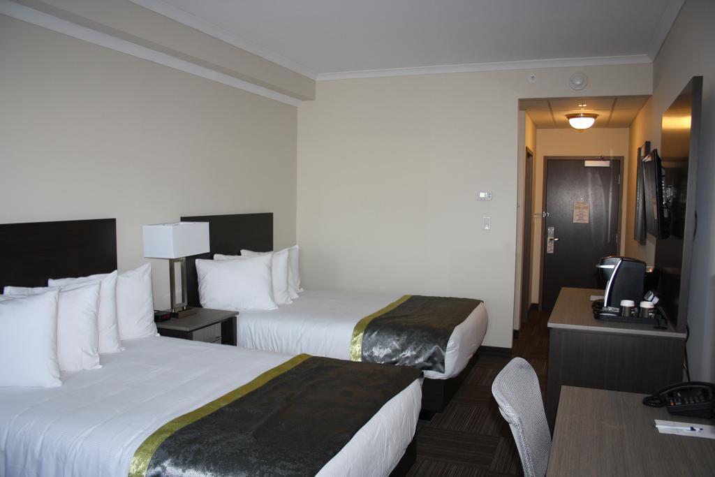 Crossroads Inn & Suites Paradise Buitenkant foto