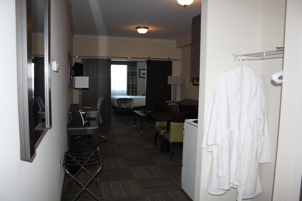 Crossroads Inn & Suites Paradise Buitenkant foto