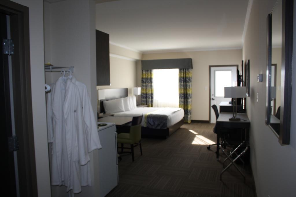 Crossroads Inn & Suites Paradise Buitenkant foto