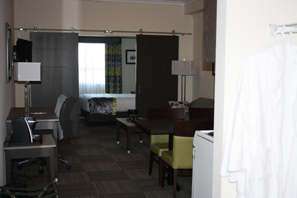 Crossroads Inn & Suites Paradise Buitenkant foto