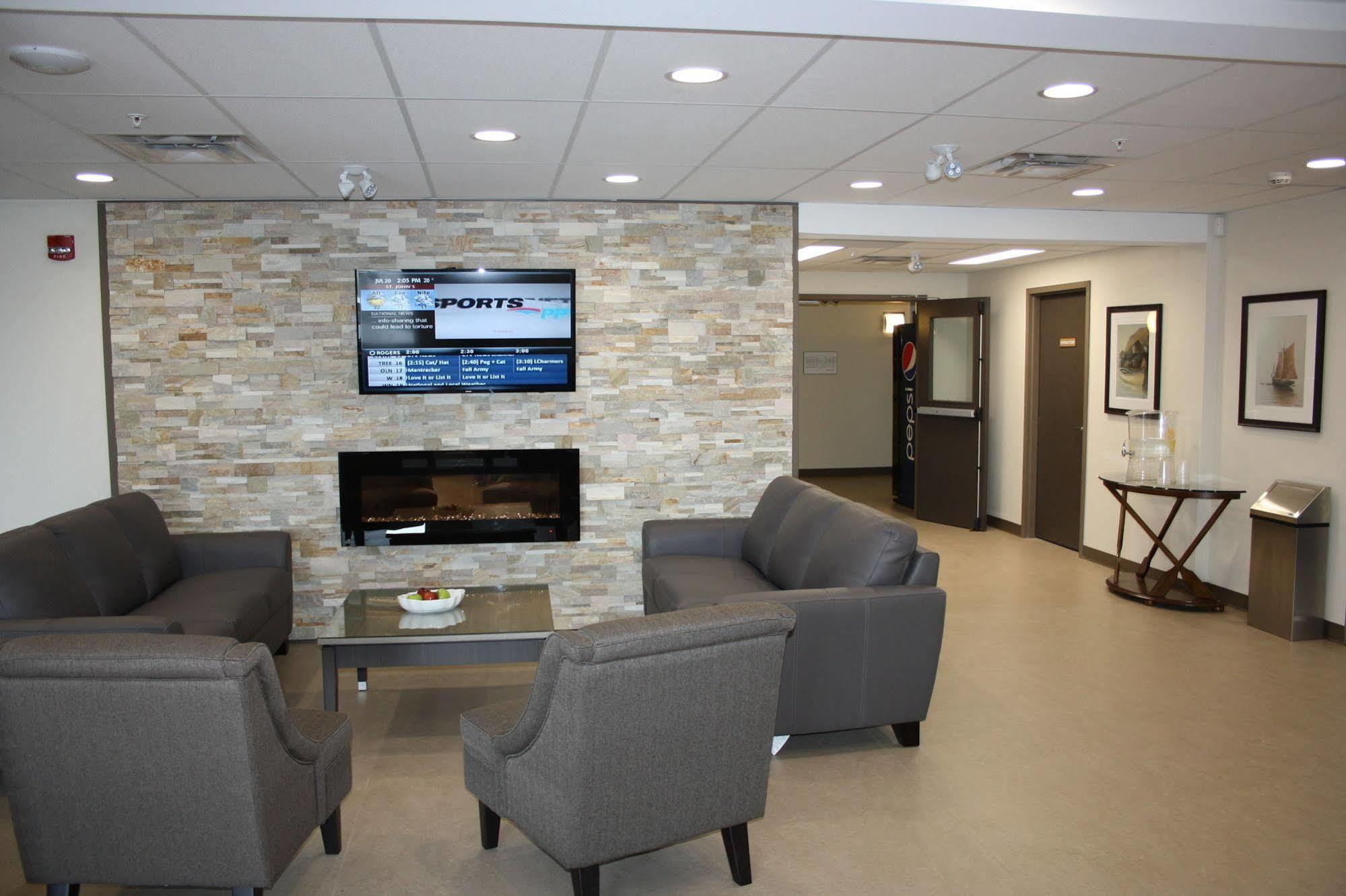 Crossroads Inn & Suites Paradise Buitenkant foto