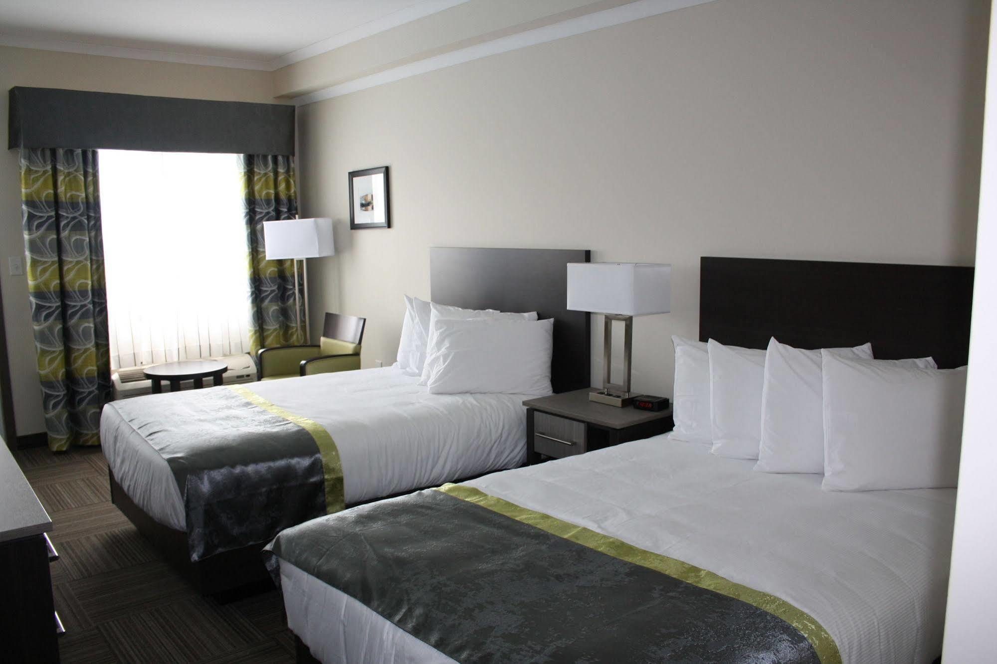 Crossroads Inn & Suites Paradise Buitenkant foto