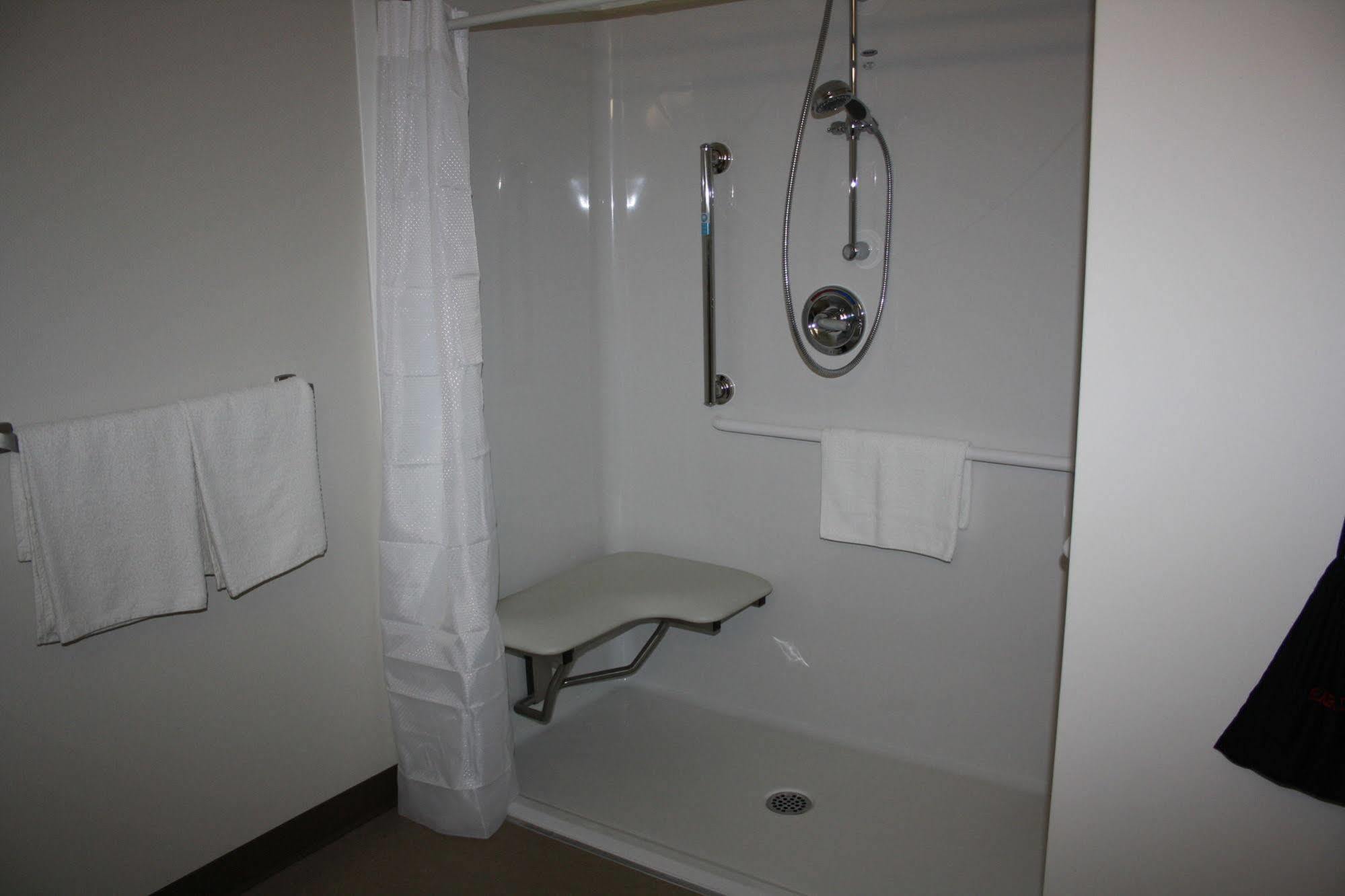Crossroads Inn & Suites Paradise Buitenkant foto