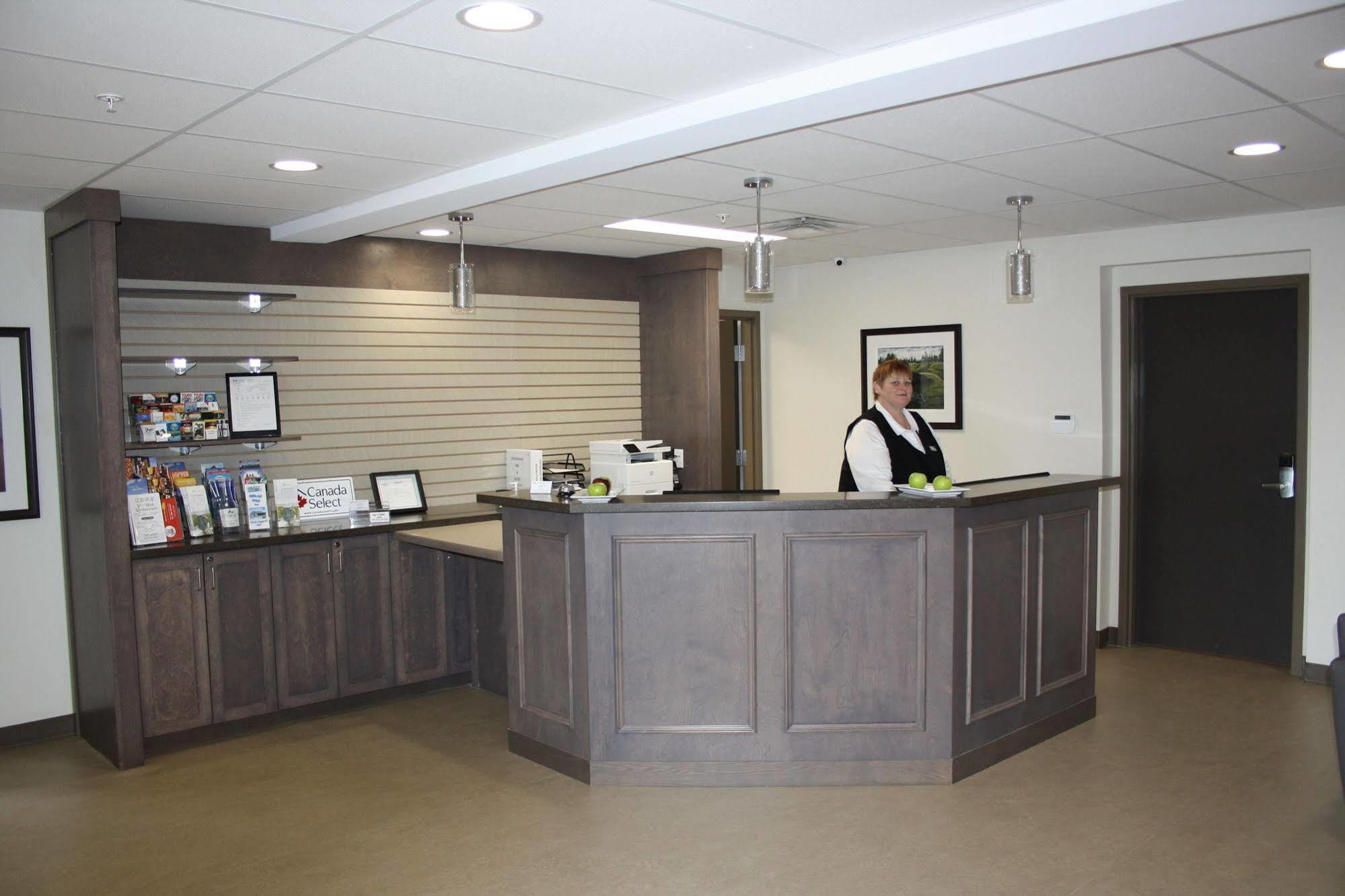 Crossroads Inn & Suites Paradise Buitenkant foto