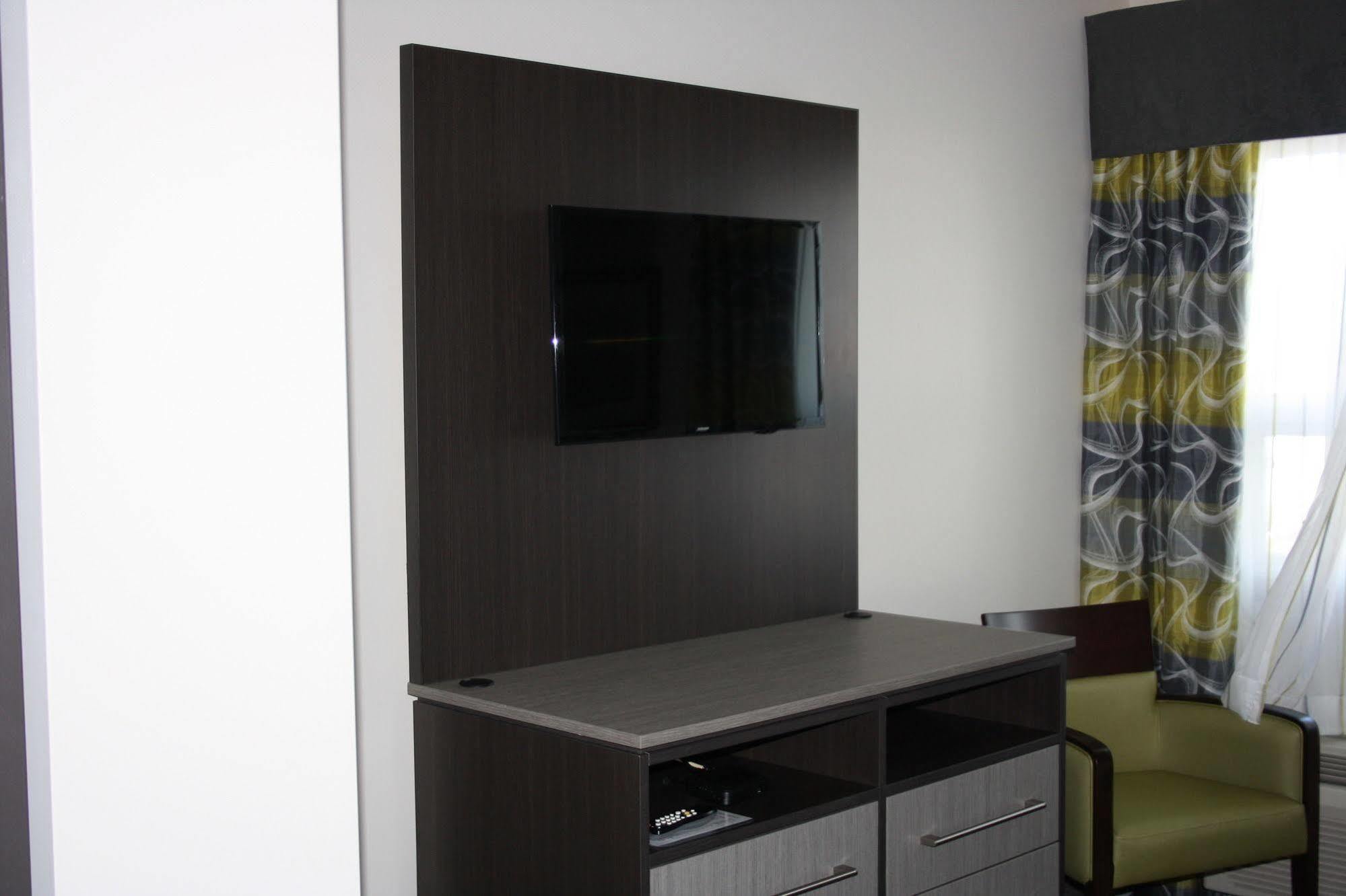 Crossroads Inn & Suites Paradise Buitenkant foto