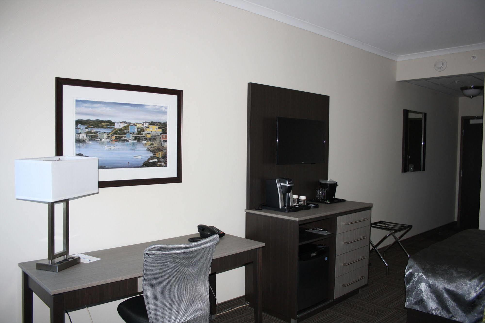 Crossroads Inn & Suites Paradise Buitenkant foto
