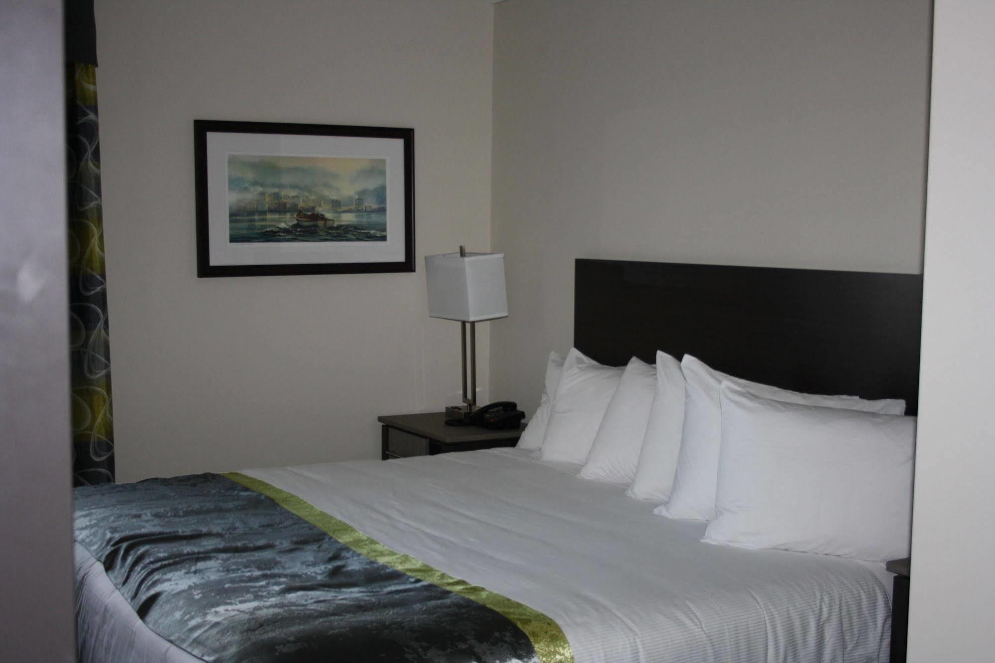 Crossroads Inn & Suites Paradise Buitenkant foto
